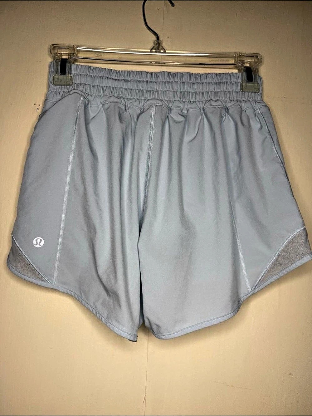 Lululemon Hotty Hot High-Rise Lined Short 4" Size 4 Light Gray